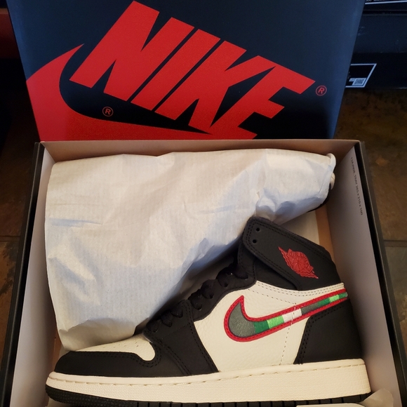 Air Jordan 1 High OG Sport Illustrated A Star Is Born. GS Size 5 - Picture 8 of 11